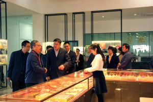 热烈欢迎园区国资委领导莅临东吴黄金参观指导