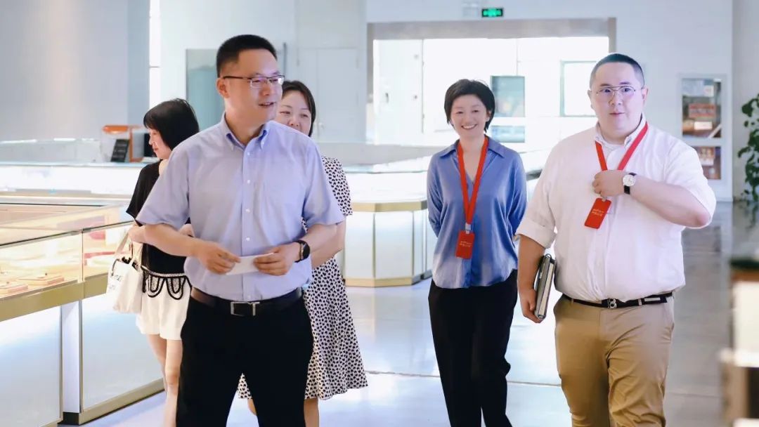 图片尺寸:1080 x 608 东吴简讯 | 东吴黄金迎来园区管委会商务局领导走访调研(images 4)